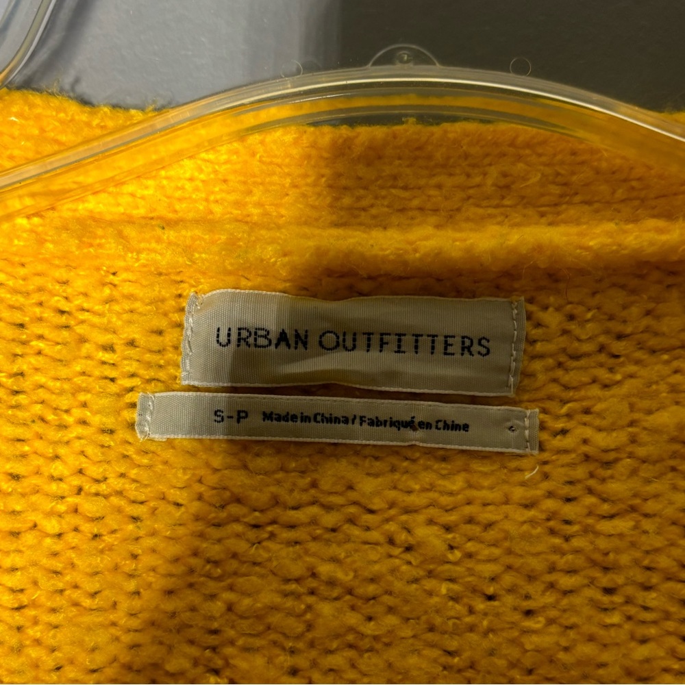 Urban Outfitters Jordan Plush Oversized Cardigan Womens Size Small - Picture 4 of 6